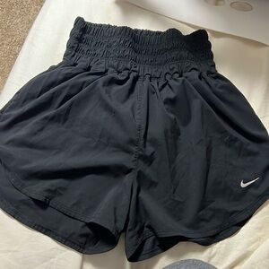 Nike High waisted shorts size medium